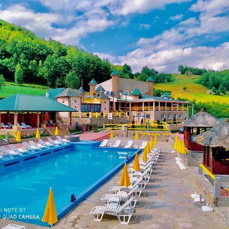 Bali Mountain Resort Montenegro 비옐로폴레 외부 사진