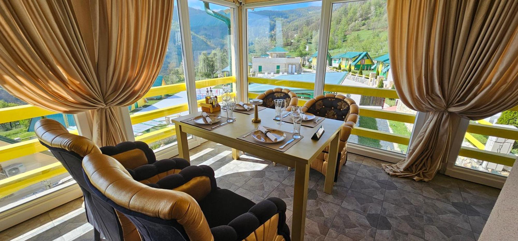 Bali Mountain Resort Montenegro 비옐로폴레 외부 사진