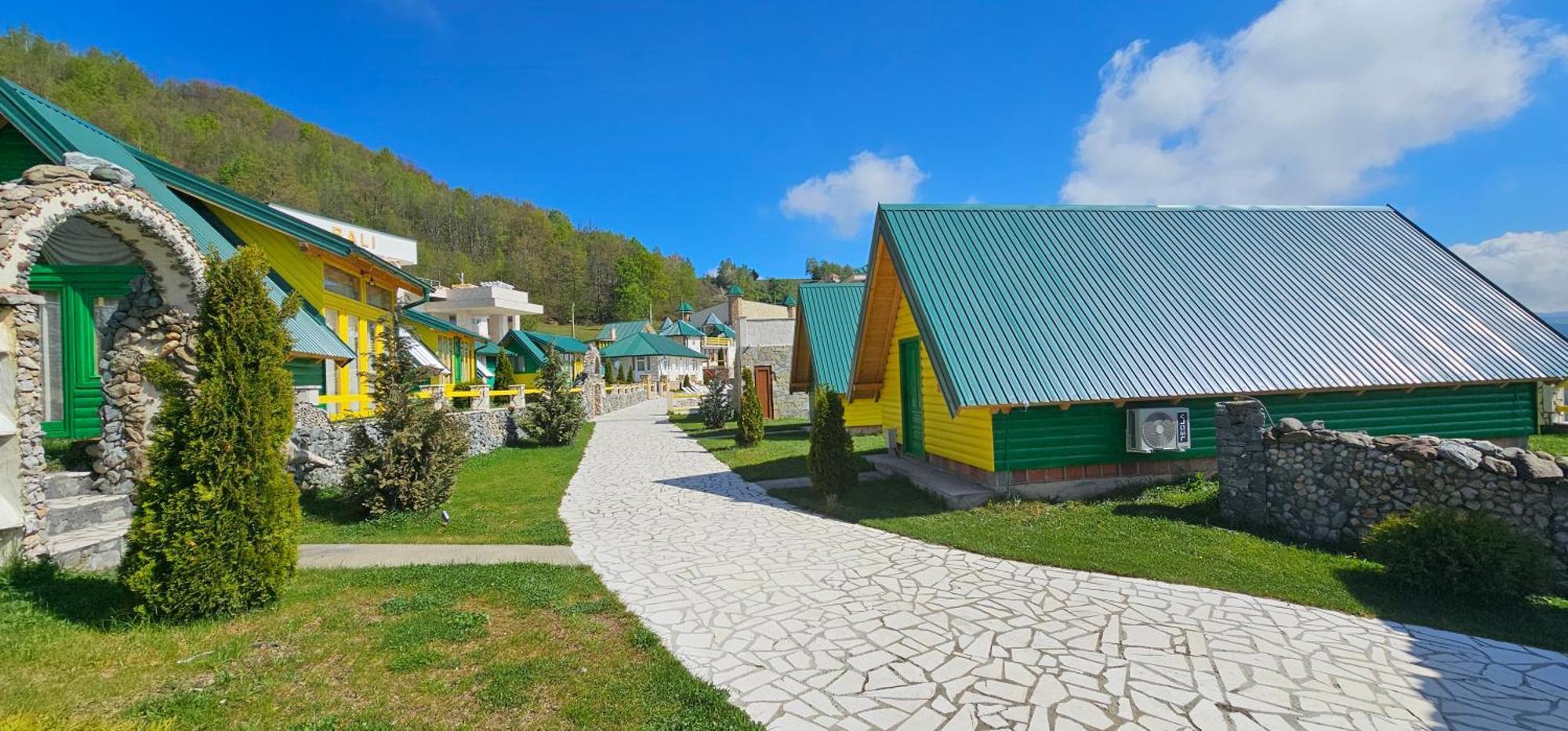 Bali Mountain Resort Montenegro 비옐로폴레 외부 사진