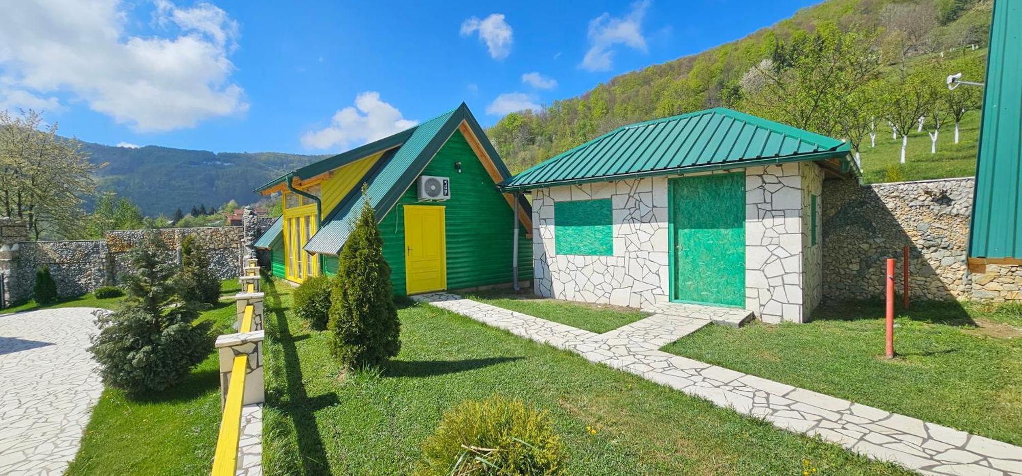 Bali Mountain Resort Montenegro 비옐로폴레 외부 사진