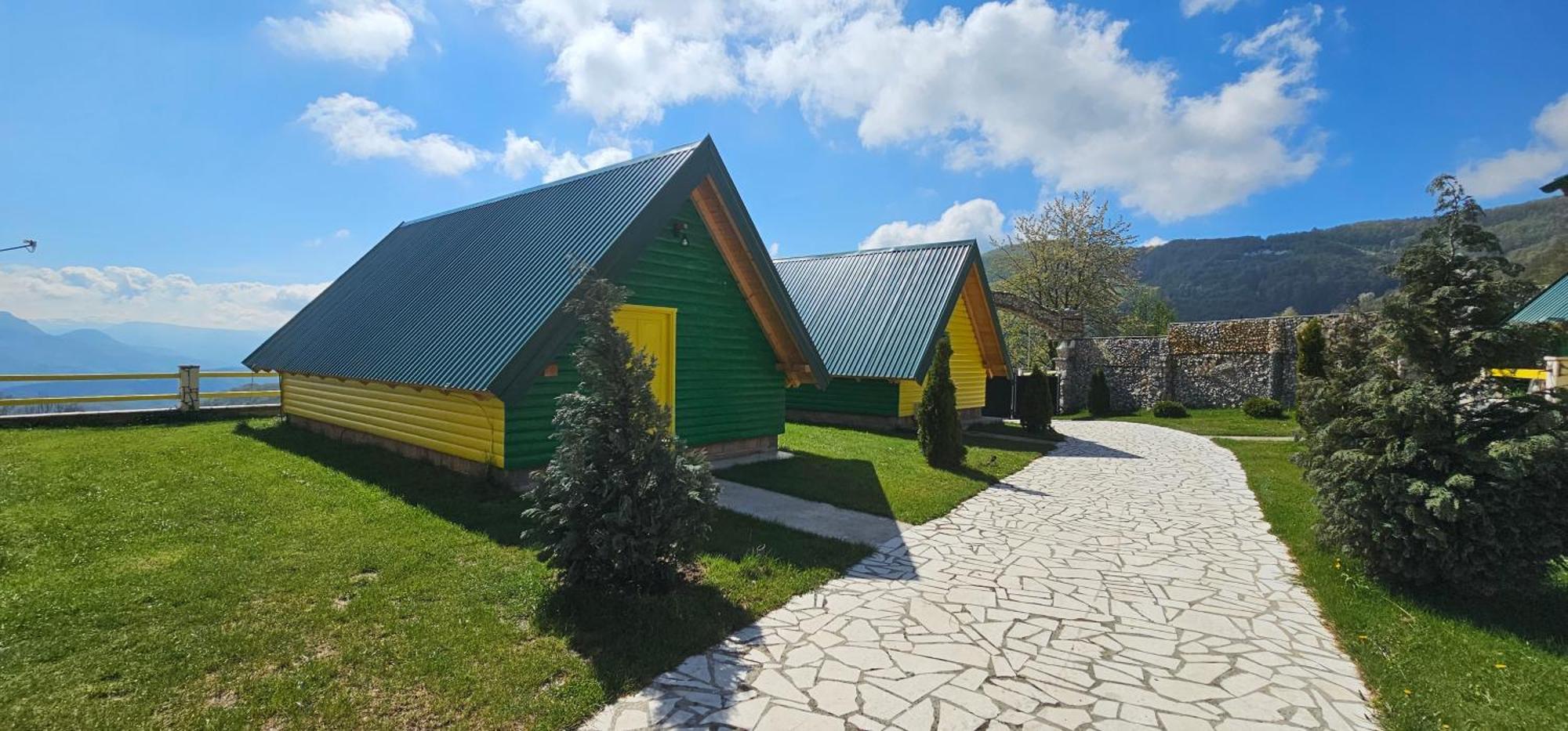 Bali Mountain Resort Montenegro 비옐로폴레 외부 사진