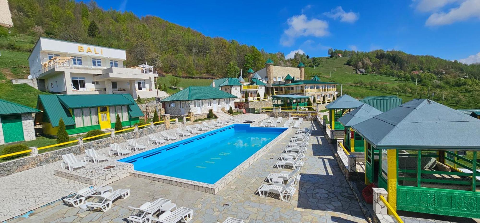 Bali Mountain Resort Montenegro 비옐로폴레 외부 사진