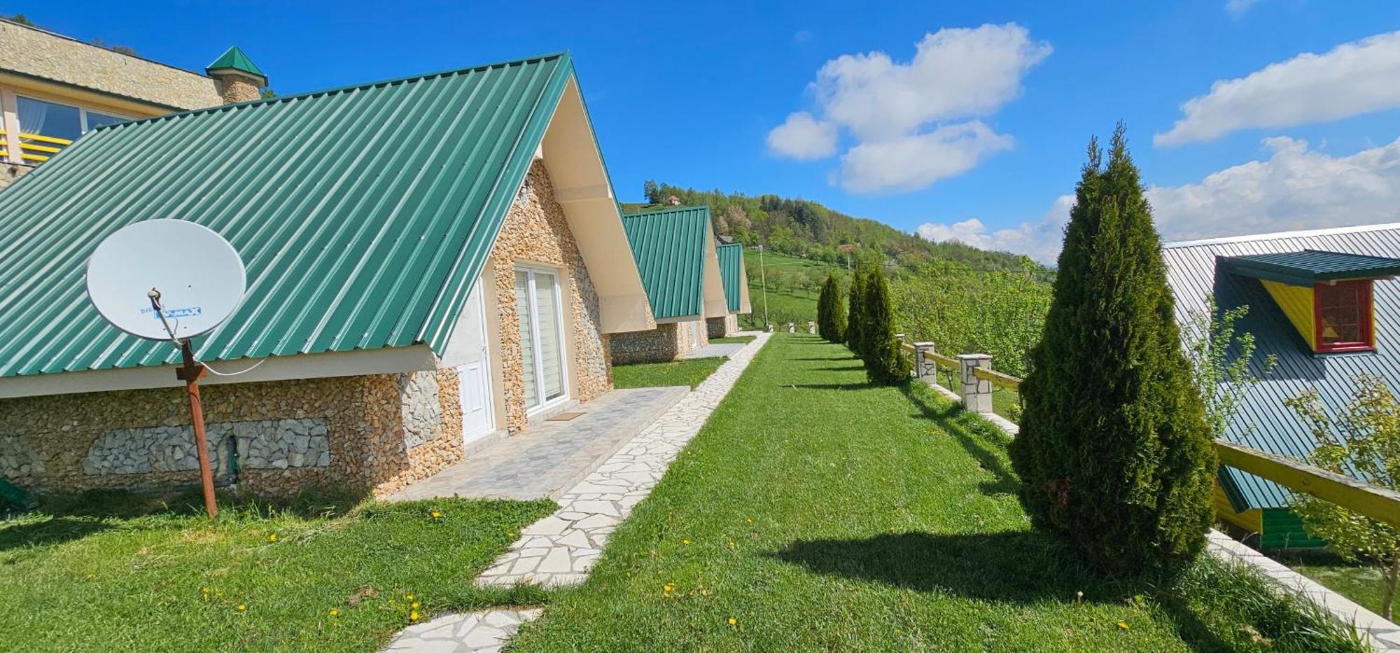 Bali Mountain Resort Montenegro 비옐로폴레 외부 사진