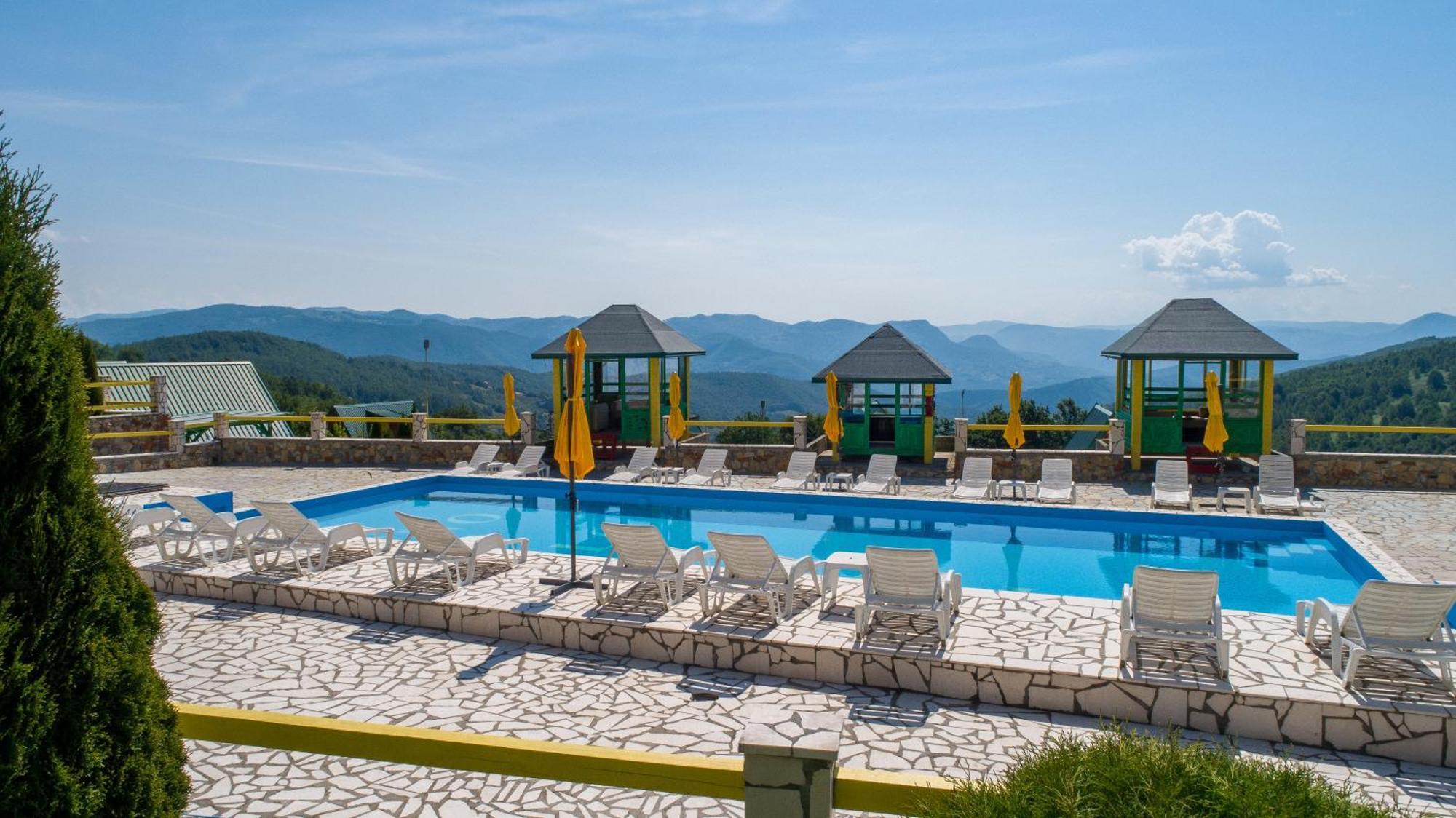 Bali Mountain Resort Montenegro 비옐로폴레 외부 사진
