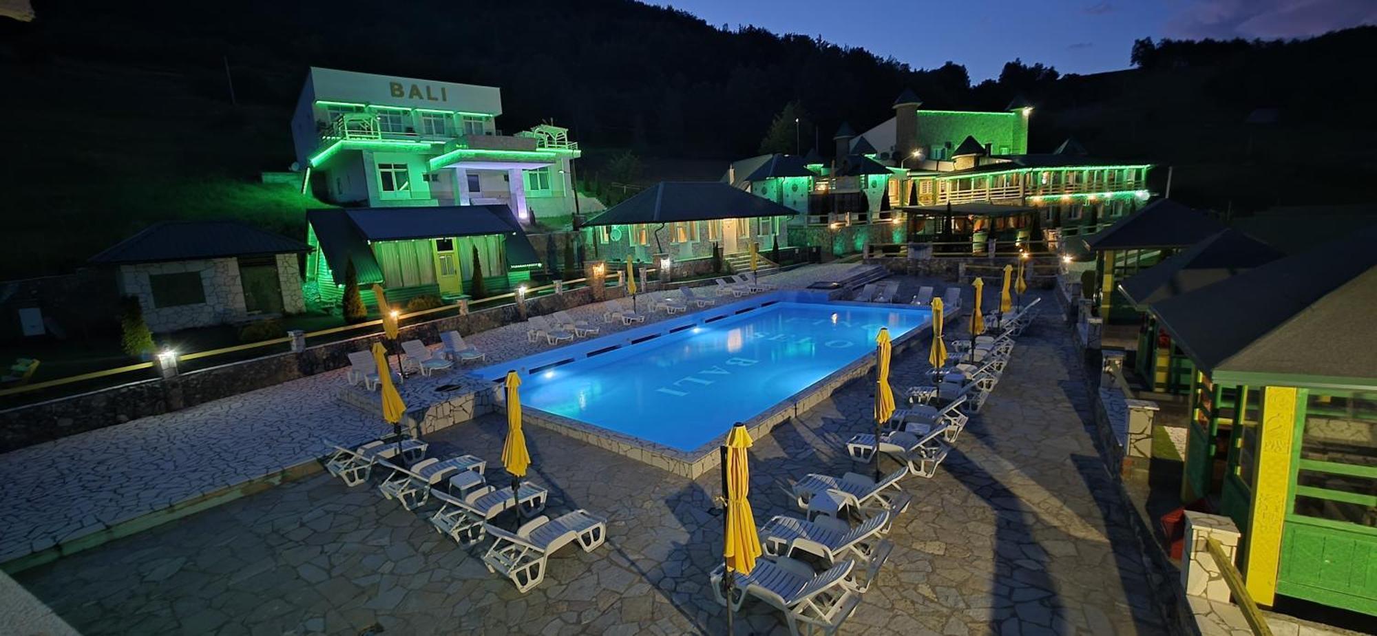 Bali Mountain Resort Montenegro 비옐로폴레 외부 사진