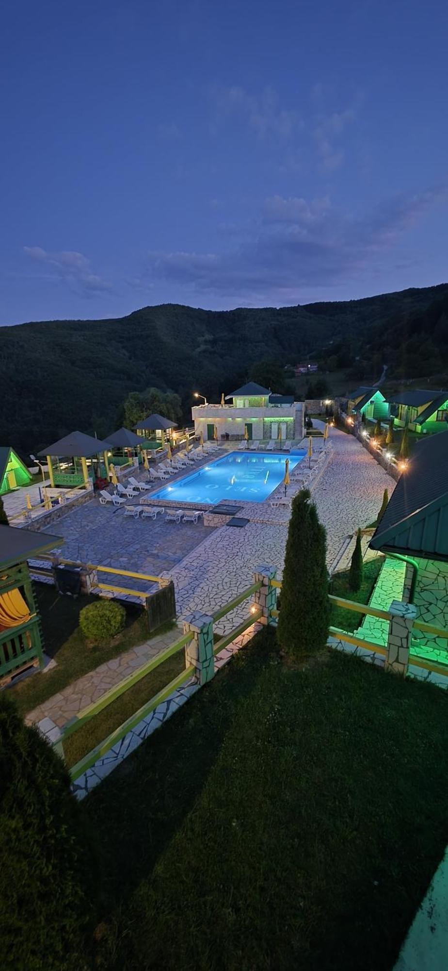 Bali Mountain Resort Montenegro 비옐로폴레 외부 사진
