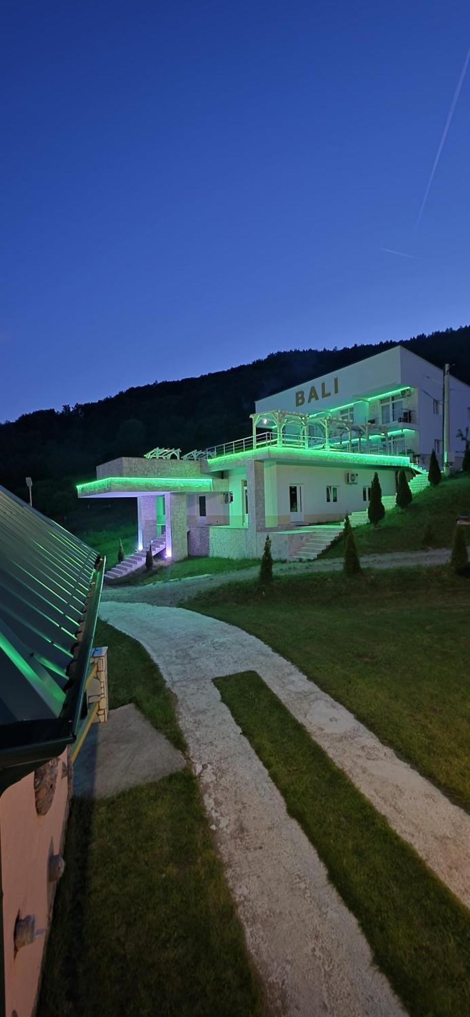 Bali Mountain Resort Montenegro 비옐로폴레 외부 사진